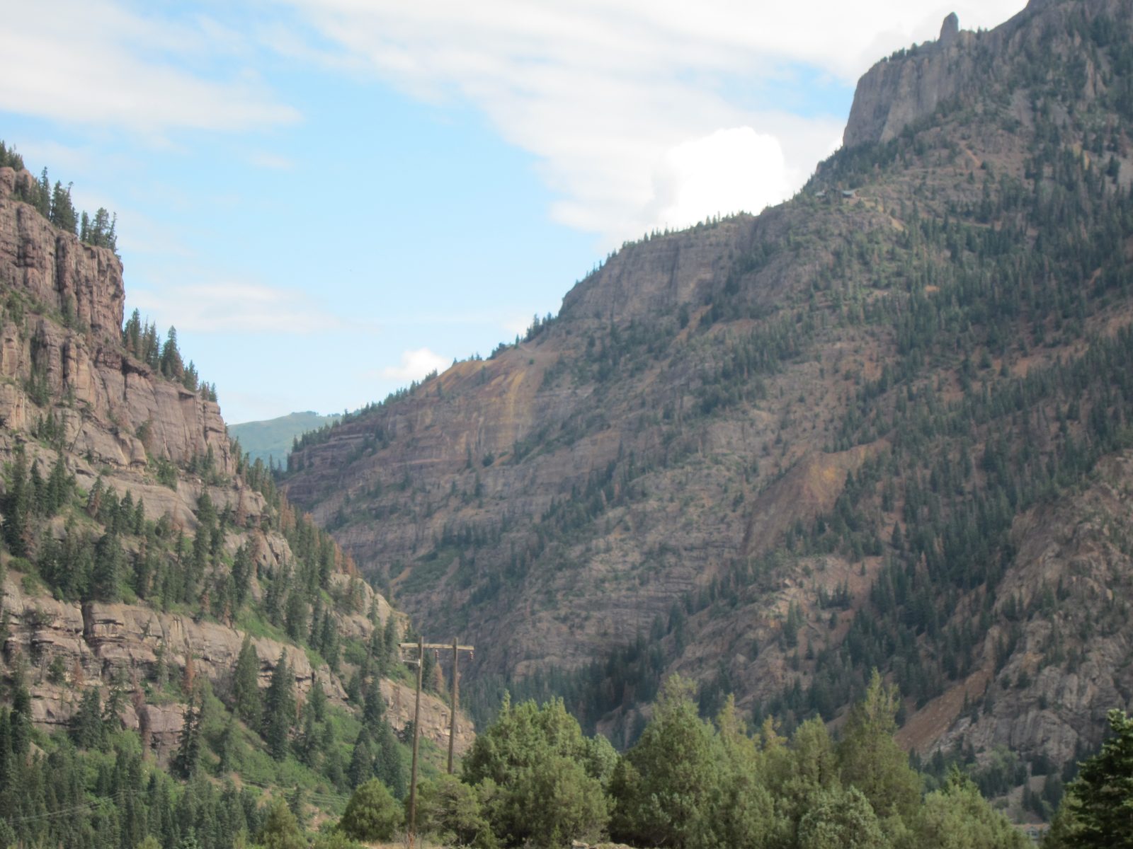 View of the canyon walls that rise up above Ouray